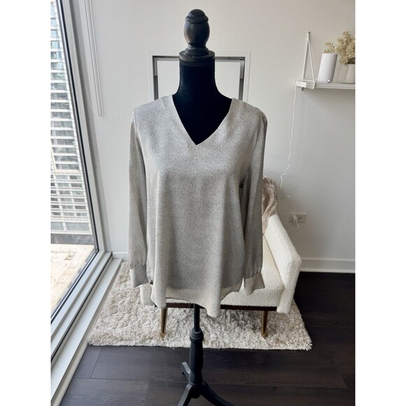 Adrianna Papell White Polka Dot V-Neck Long Sleeve Blouse Size Medium - Picture 1 of 6